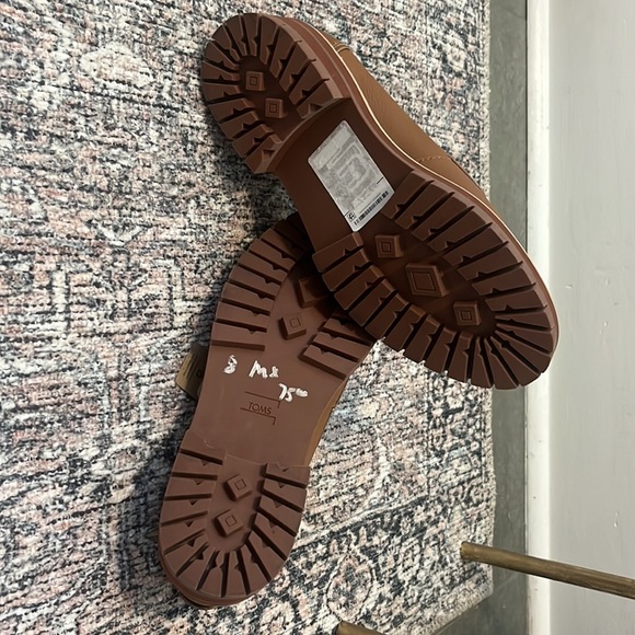 Toms Cara Tan Leather Penny Loafer size 8 - new with tags! Camel - Picture 6 of 7